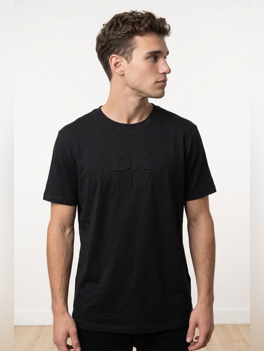DKNY Men’s Black Crewneck Tee NWT – L
